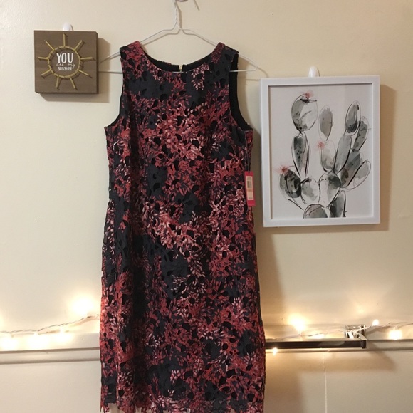 NWT VINCE CAMUTO Floral Lace Black Dress Sz 2 - Picture 4 of 8